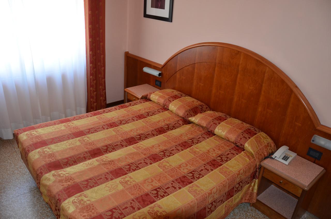 Hotel Lorenzo Celle Ligure Exterior foto